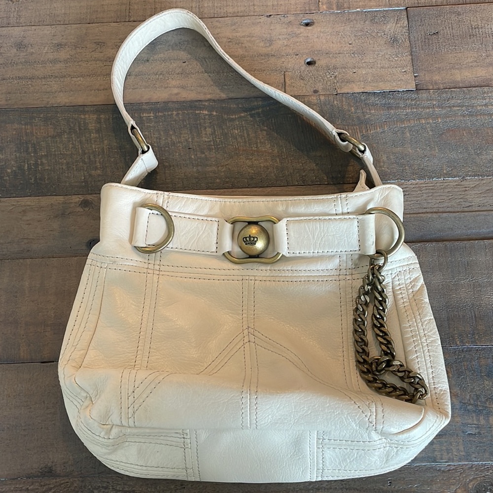 Juicy Couture Bronson leather shoulder bag in color winter white🤍👜